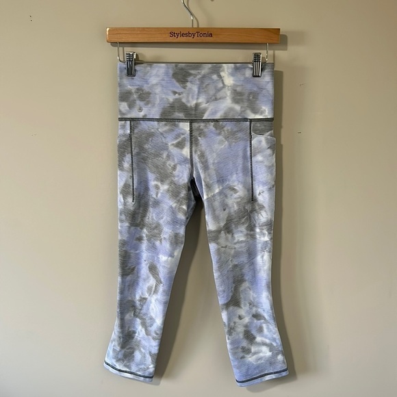 Athleta Women Legging Salutation Stash Pocket Capri Blue Gray Buttery Soft Sz S - Picture 2 of 9